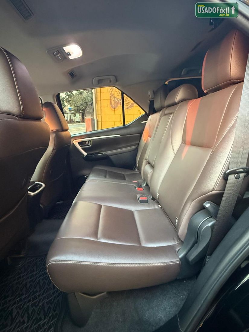 Toyota Hilux SW4 SRX 2.8 4x4 TDI Automático Diesel 2019/2020 — foto 14 de 15