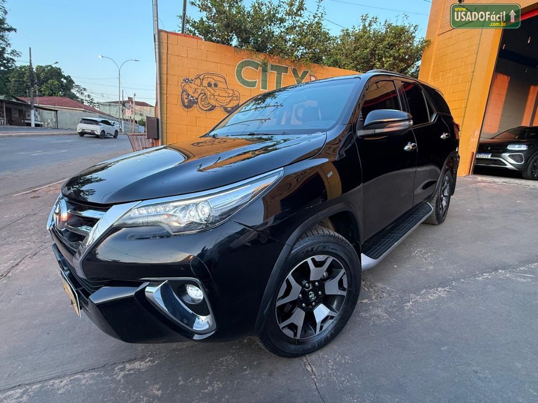 Toyota Hilux SW4 SRX 2.8 4x4 TDI Automático Diesel 2019/2020 — foto 3 de 15