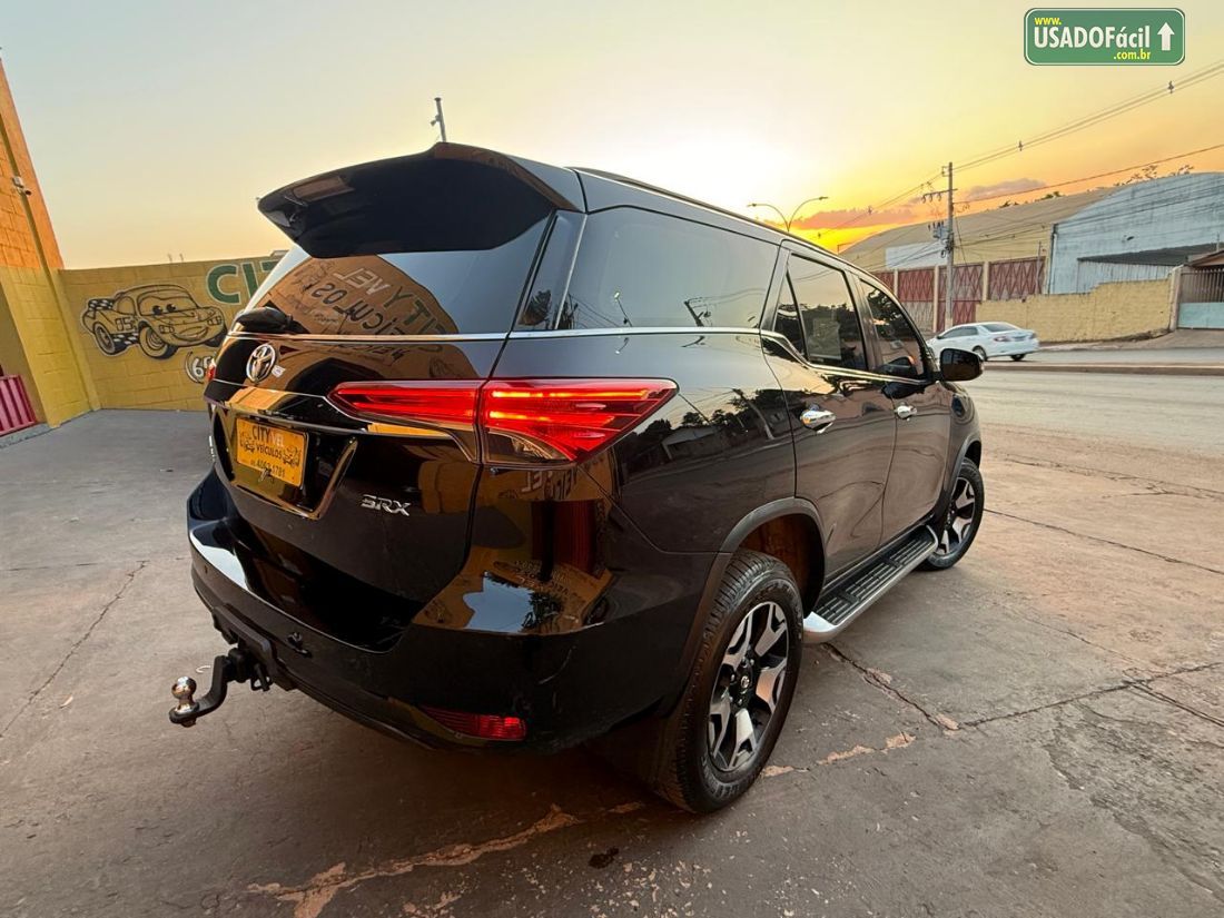 Toyota Hilux SW4 SRX 2.8 4x4 TDI Automático Diesel 2019/2020 — foto 4 de 15