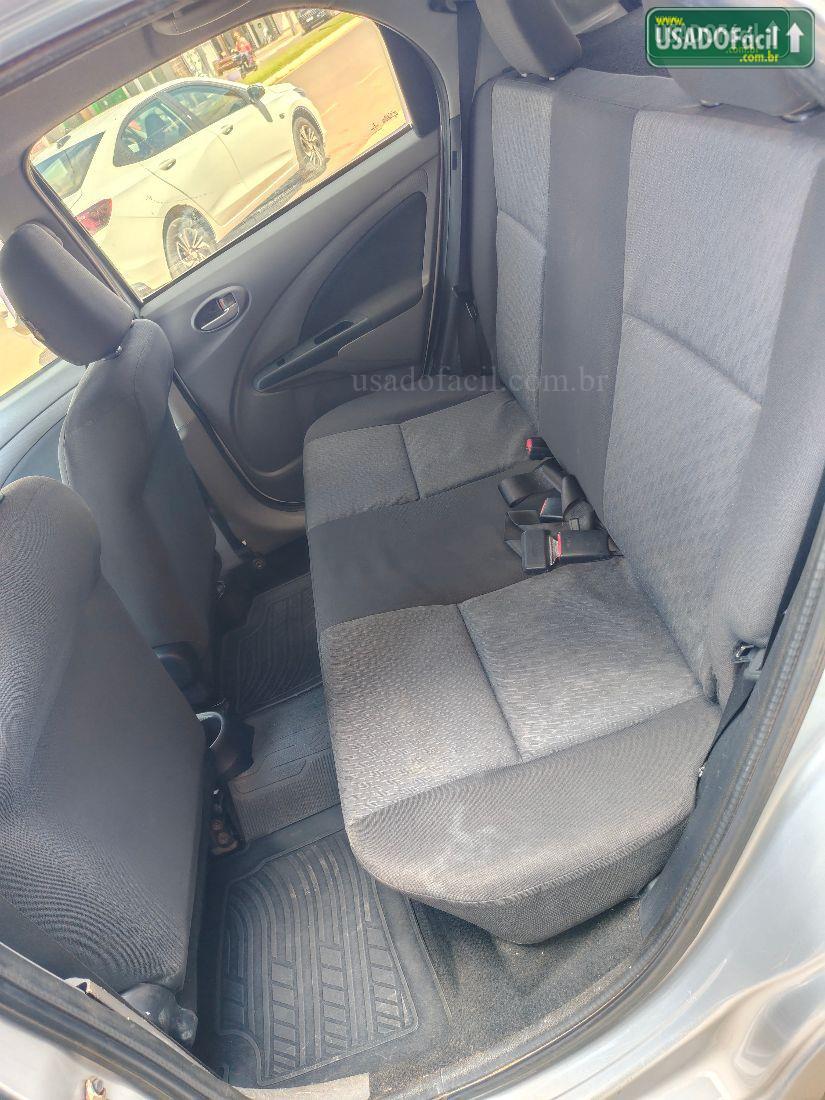 TOYOTA Etios Hatch XLS 1.5 Mecânico Flex 2013/2013 — foto 10 de 11