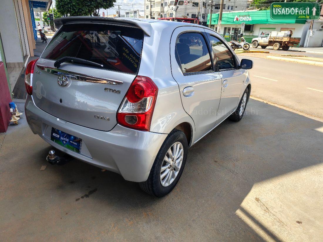 TOYOTA Etios Hatch XLS 1.5 Mecânico Flex 2013/2013 — foto 5 de 11