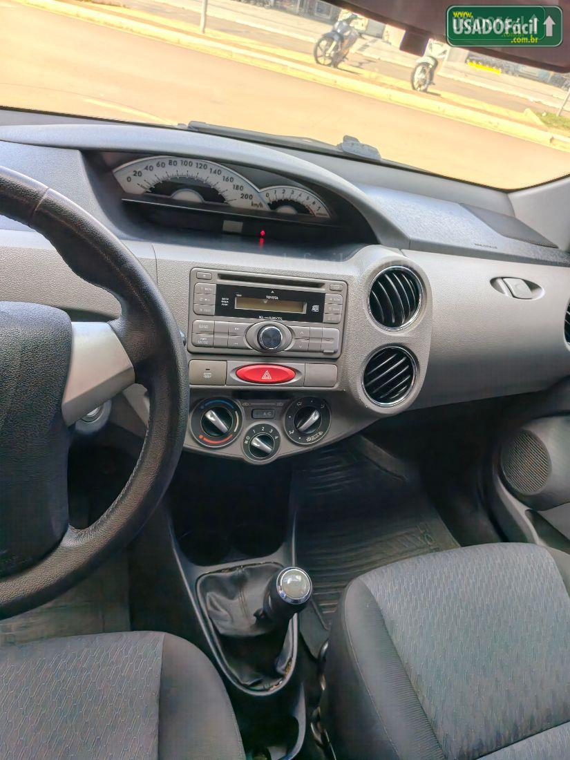 TOYOTA Etios Hatch XLS 1.5 Mecânico Flex 2013/2013 — foto 9 de 11