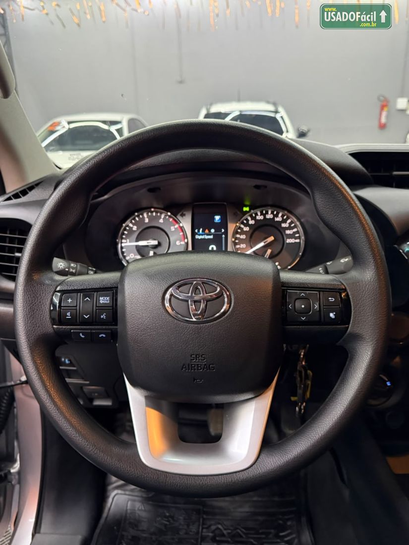 Toyota Hilux CS 4x4 2.8 TDI Automático Diesel 2025/2026 — foto 11 de 14
