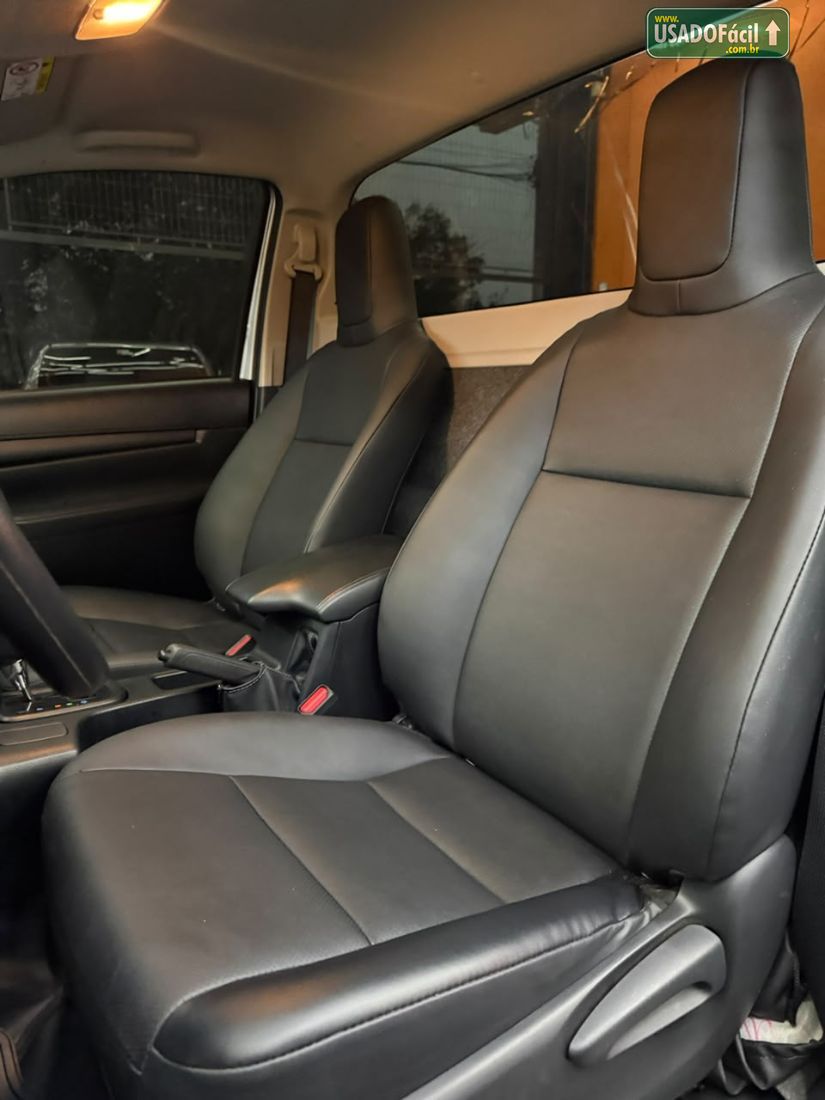 Toyota Hilux CS 4x4 2.8 TDI Automático Diesel 2025/2026 — foto 14 de 14