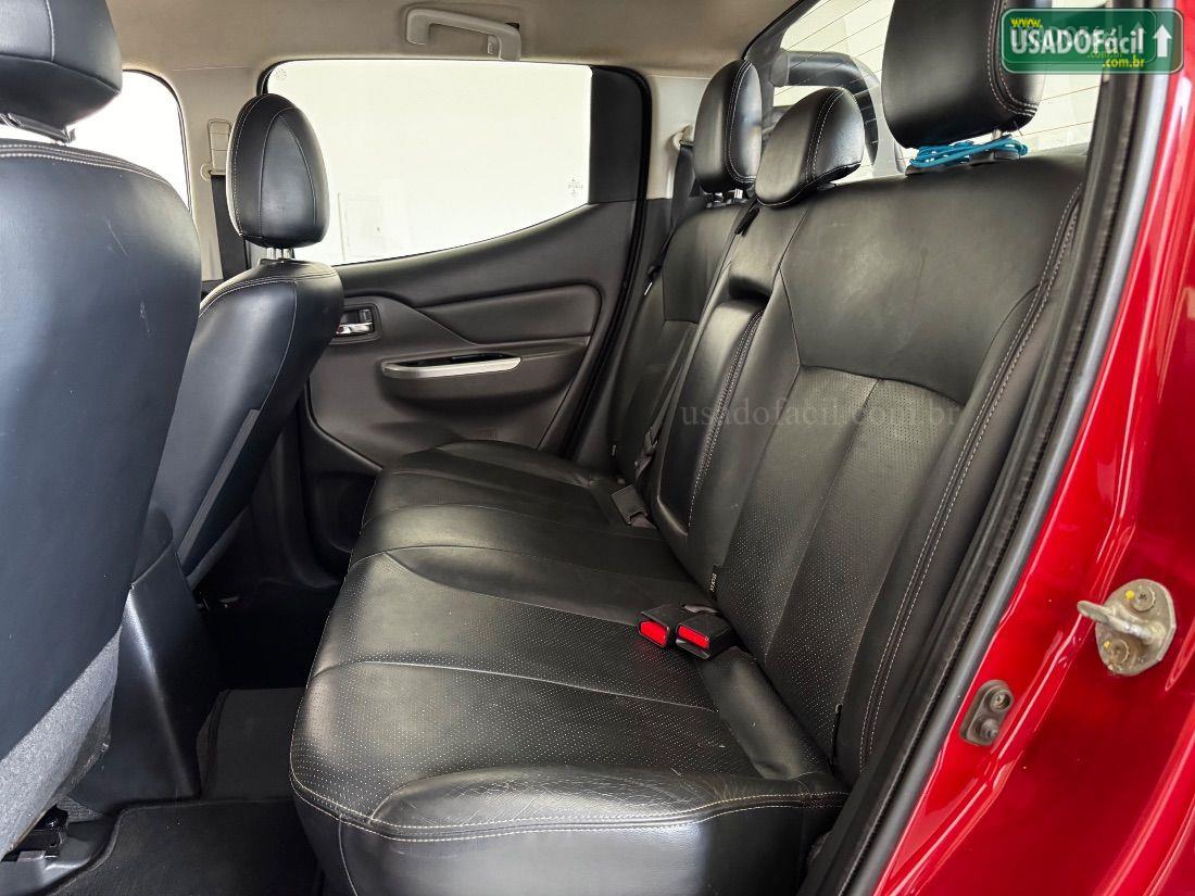 Mitsubishi L200 Triton Sport HPE FTP CD 2.4 Automático Diesel 2017/2018 — foto 10 de 12