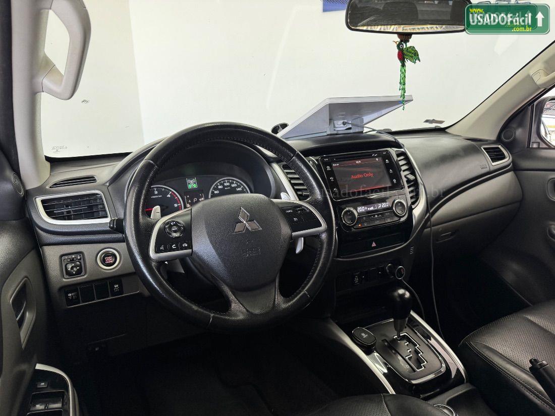 Mitsubishi L200 Triton Sport HPE FTP CD 2.4 Automático Diesel 2017/2018 — foto 8 de 12