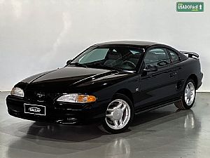 FORD MUSTANG GT V8