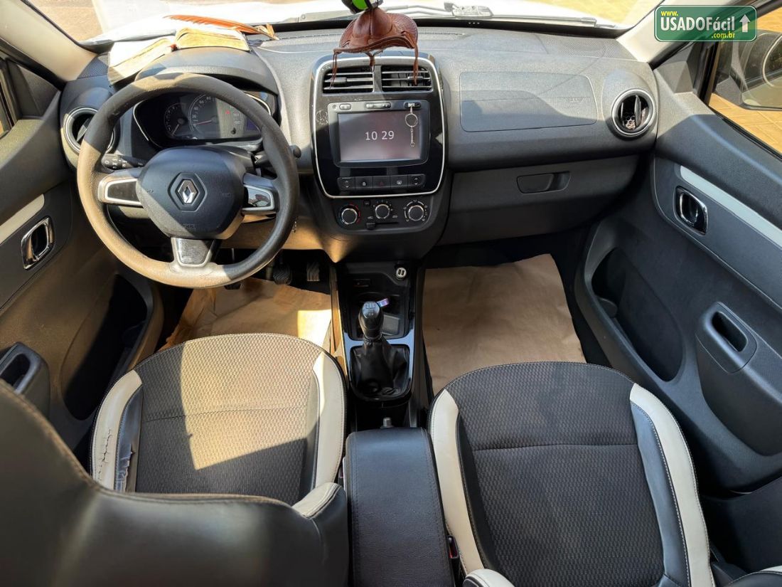 Renault Kwid Intense 1.0 Mecânico Flex 2017/2018 — foto 8 de 12