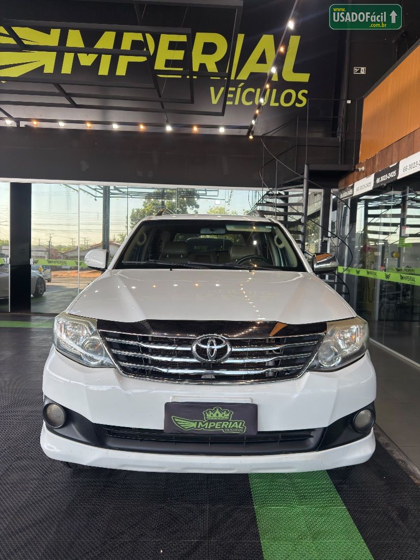 Toyota Hilux SW4 SR 4x2 2.7 Mecânico Flex 2014/2015 — foto 11 de 12