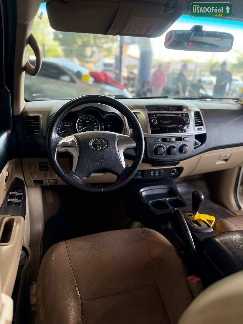 Toyota Hilux SW4 SR 4x2 2.7 Mecânico Flex 2014/2015 — foto 2 de 12