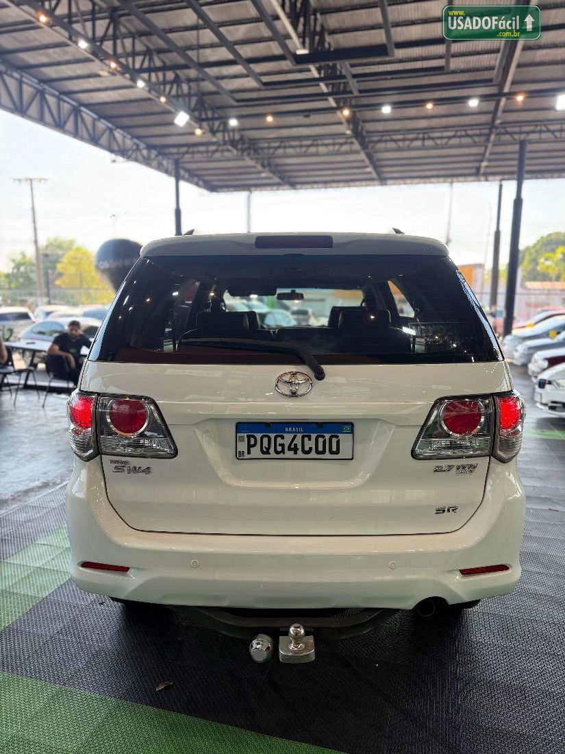Toyota Hilux SW4 SR 4x2 2.7 Mecânico Flex 2014/2015 — foto 5 de 12