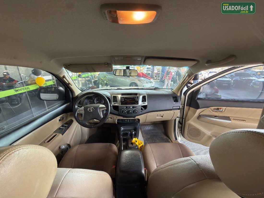 Toyota Hilux SW4 SR 4x2 2.7 Mecânico Flex 2014/2015 — foto 6 de 12