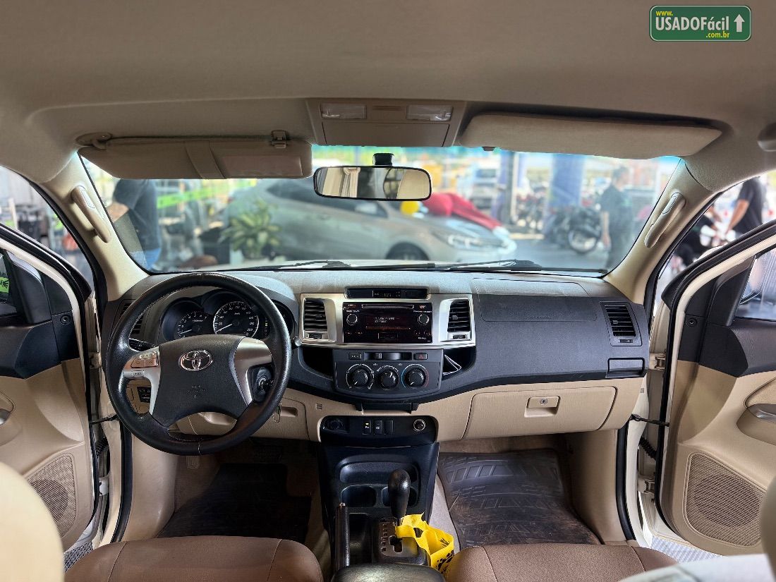Toyota Hilux SW4 SR 4x2 2.7 Mecânico Flex 2014/2015 — foto 9 de 12
