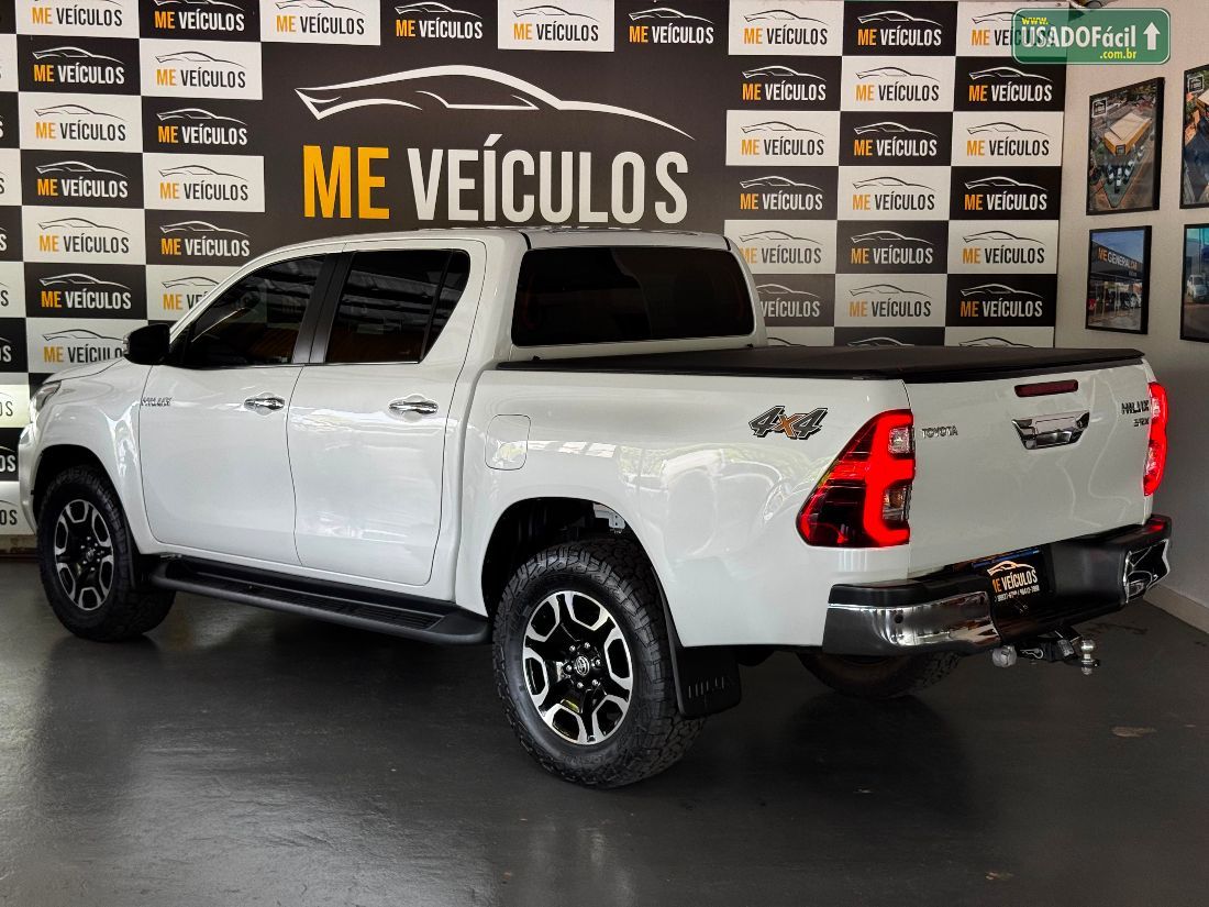 Toyota Hilux SRX CD 2.8 4x4 TDI Automático Diesel 2025/2025 — foto 9 de 10