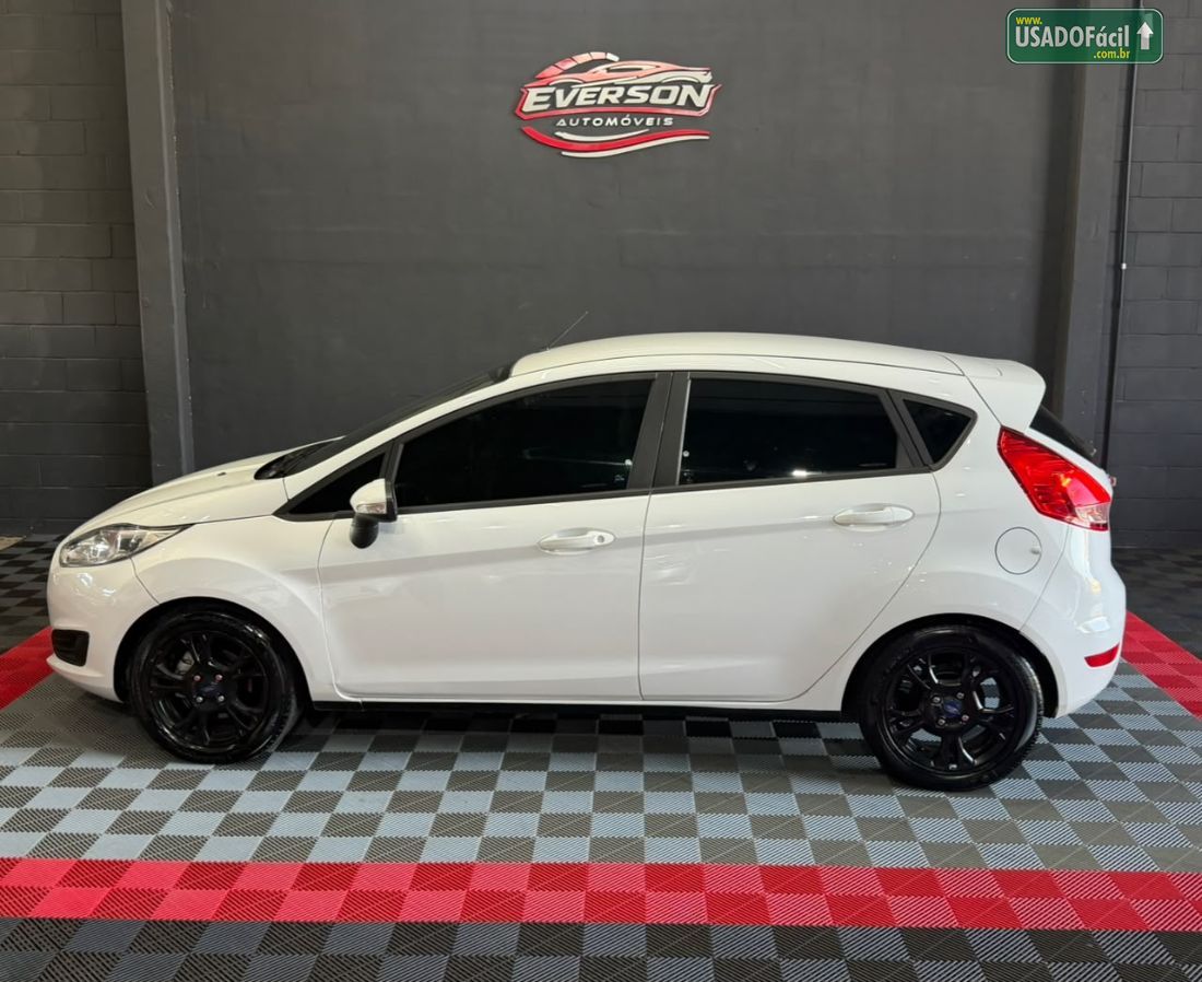Ford Fiesta Hatch 1.5 Mecânico 5P Flex 2013/2014 — foto 5 de 16