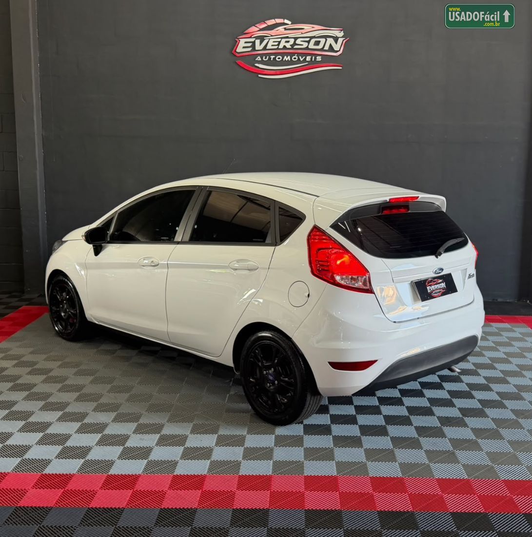 Ford Fiesta Hatch 1.5 Mecânico 5P Flex 2013/2014 — foto 6 de 16