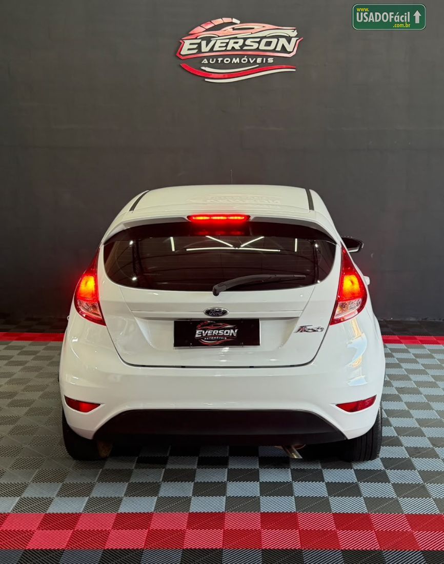 Ford Fiesta Hatch 1.5 Mecânico 5P Flex 2013/2014 — foto 8 de 16