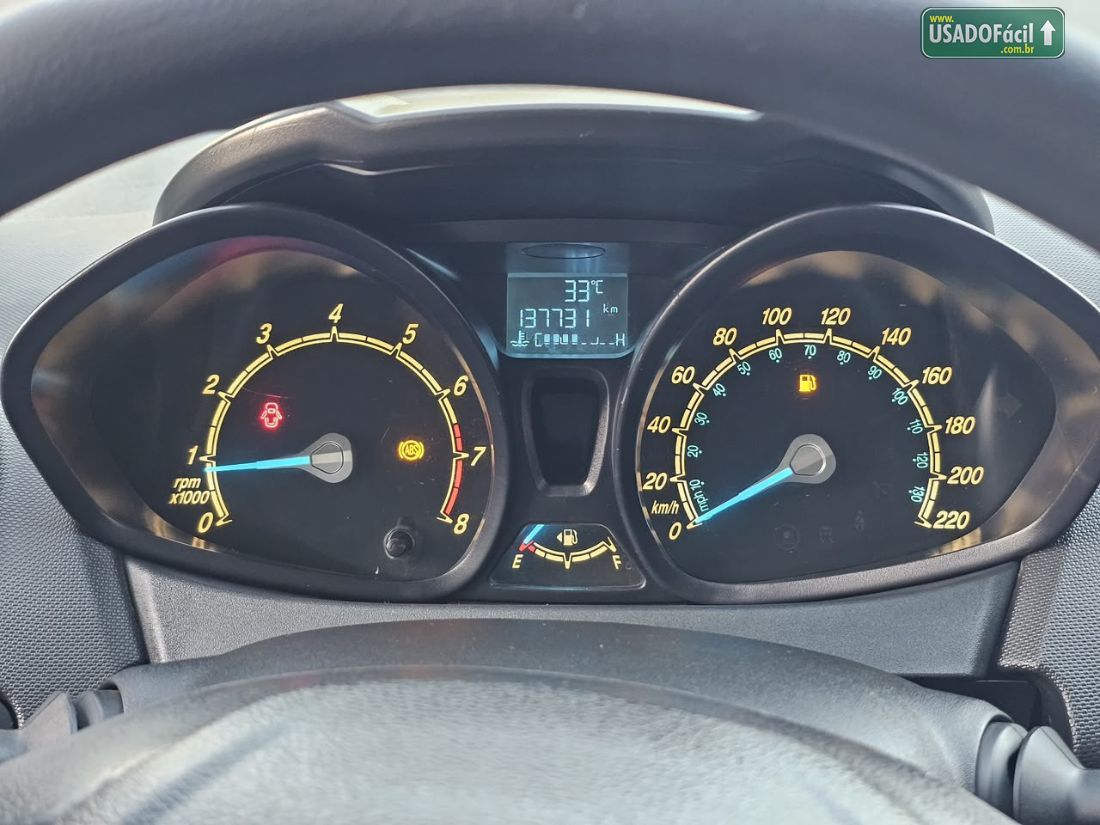 Ford Fiesta Hatch 1.5 Mecânico 5P Flex 2013/2014 — foto 9 de 16