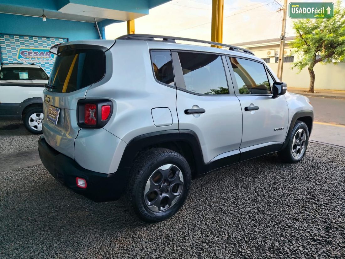 JEEP Renegade 1.8 4x2 Mecânico Flex 2017/2017 — foto 4 de 11