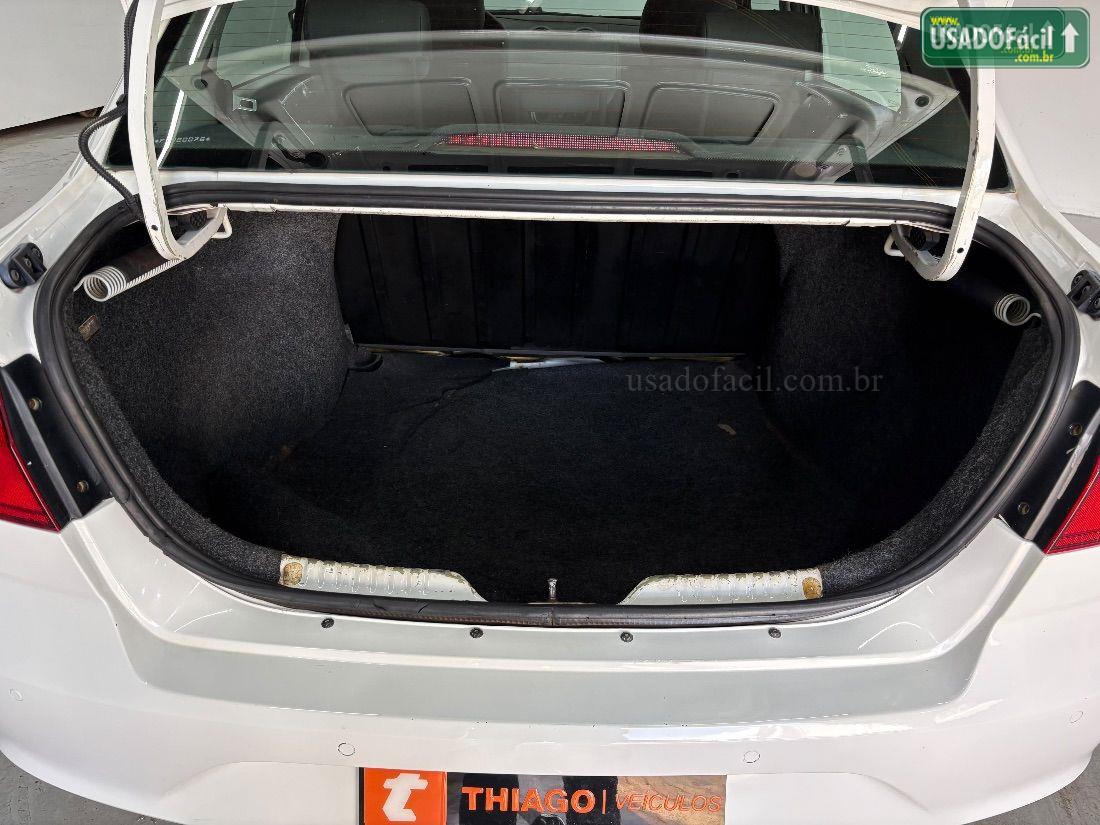 VOLKSWAGEN Voyage Comfortline 1.6 Total Flex 2014/2015 — foto 10 de 19