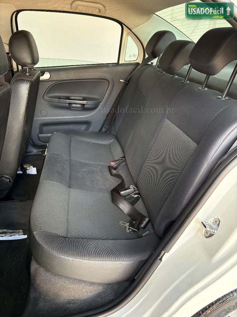 VOLKSWAGEN Voyage Comfortline 1.6 Total Flex 2014/2015 — foto 17 de 19