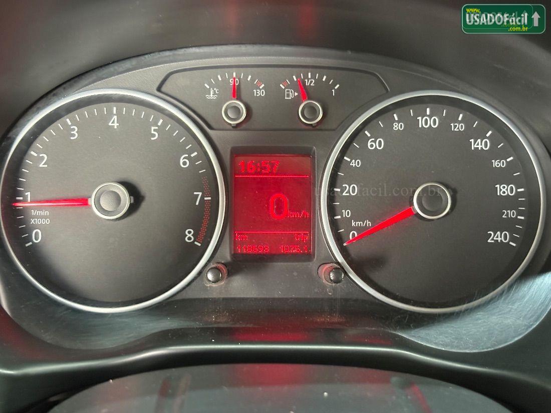 VOLKSWAGEN Voyage Comfortline 1.6 Total Flex 2014/2015 — foto 18 de 19
