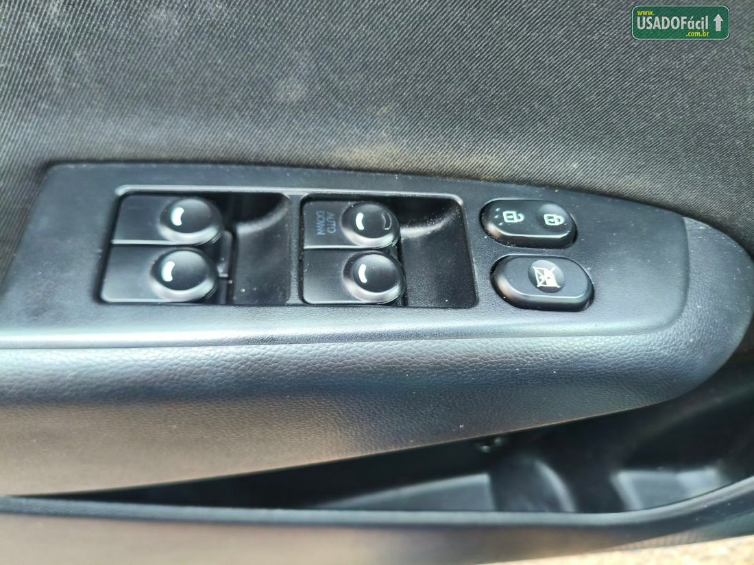 Hyundai HB20 Hatch Comfort Plus 1.6 Automático Flex 2016/2017 — foto 14 de 17
