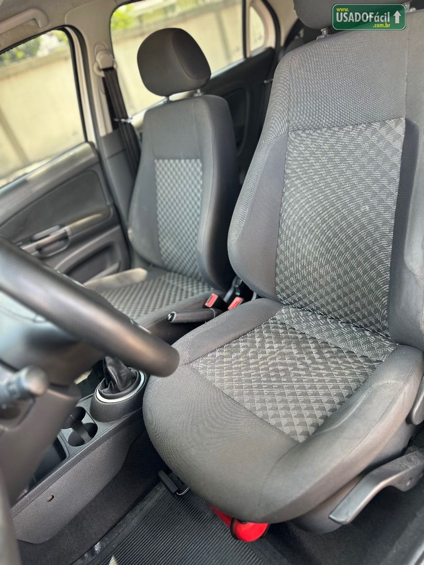 Volkswagen Gol Comfortline 1.6 4P Total Flex 2014/2015 — foto 8 de 10