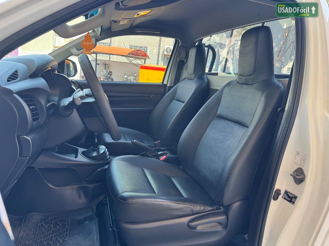 Toyota Hilux CS 4x4 2.8 TDI Mecânico Diesel 2023/2024 — foto 12 de 18