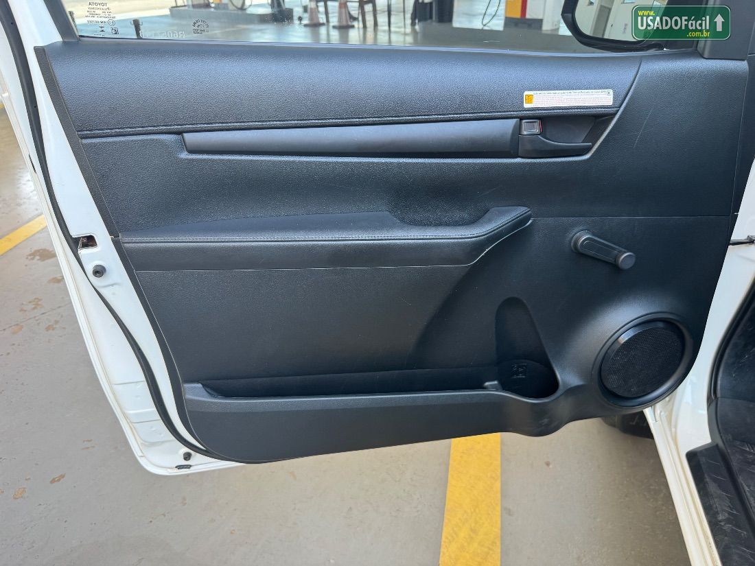 Toyota Hilux CS 4x4 2.8 TDI Mecânico Diesel 2023/2024 — foto 16 de 18