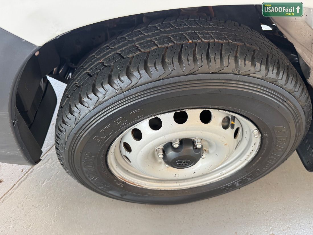 Toyota Hilux CS 4x4 2.8 TDI Mecânico Diesel 2023/2024 — foto 3 de 18