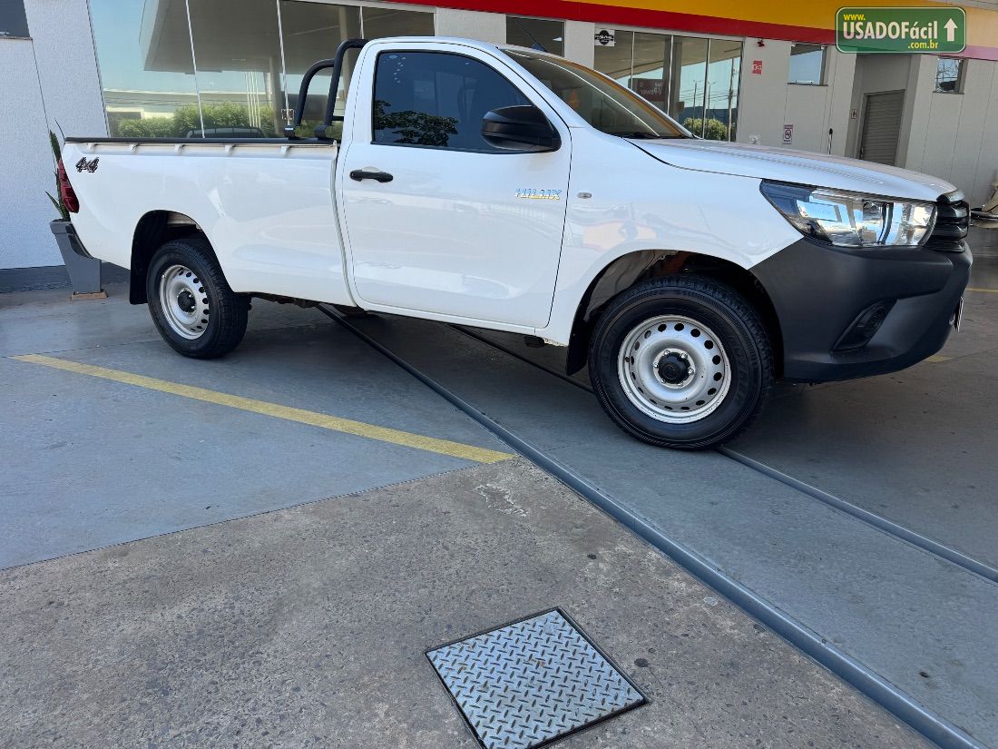 Toyota Hilux CS 4x4 2.8 TDI Mecânico Diesel 2023/2024 — foto 6 de 18