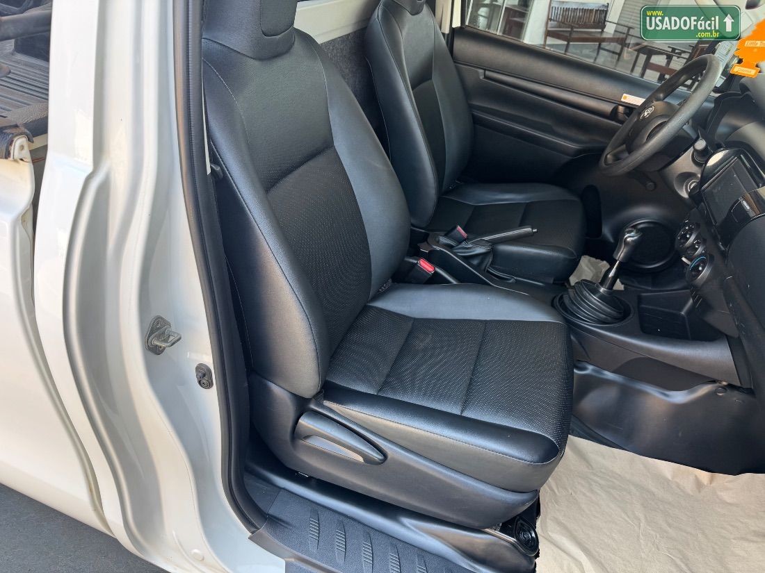 Toyota Hilux CS 4x4 2.8 TDI Mecânico Diesel 2023/2024 — foto 7 de 18