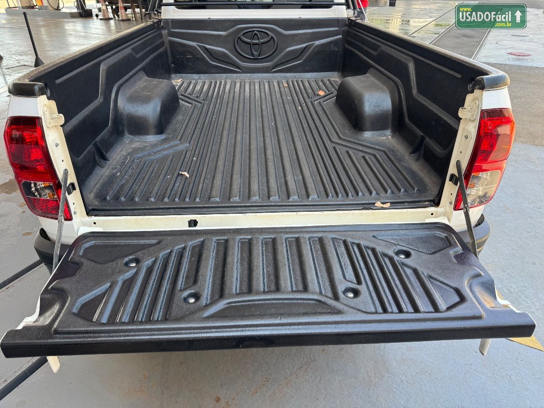 Toyota Hilux CS 4x4 2.8 TDI Mecânico Diesel 2023/2024 — foto 9 de 18