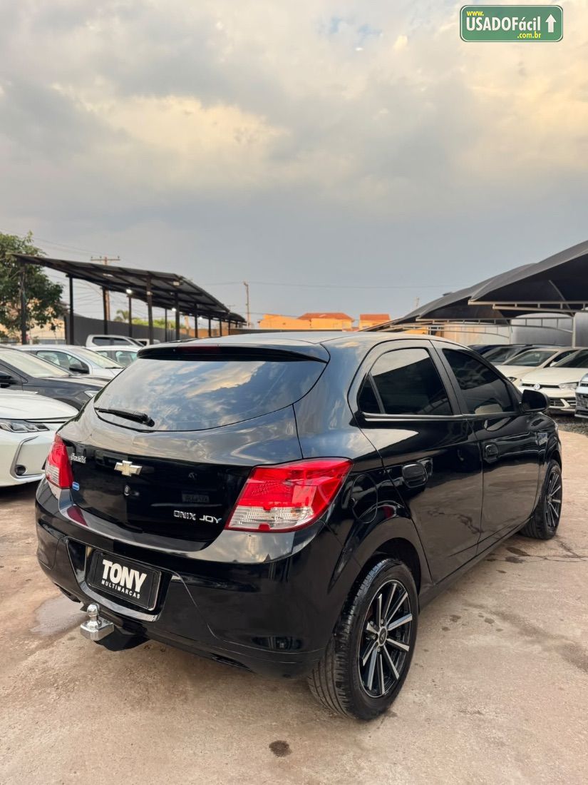 CHEVROLET/GM Onix Joy Hatch 1.0 Mecânico Flex 2016/2017 — foto 6 de 10
