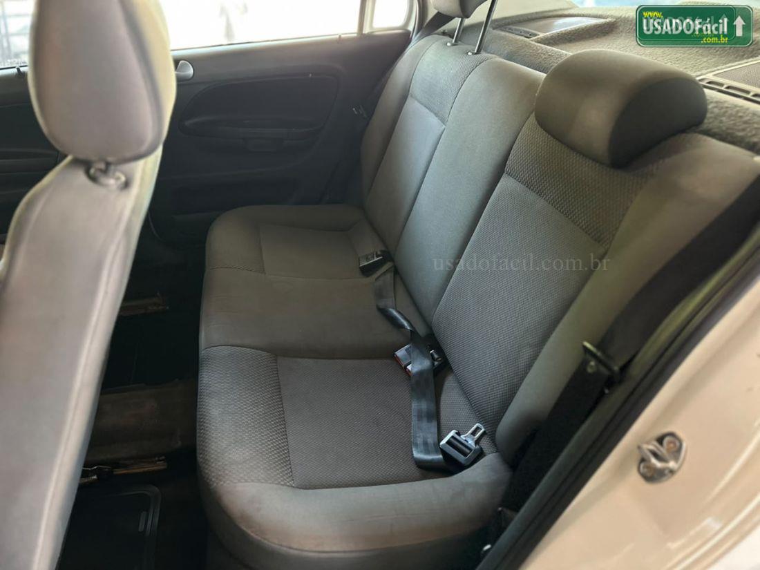 VOLKSWAGEN Voyage 1.6 Total Flex 2012/2013 — foto 12 de 14