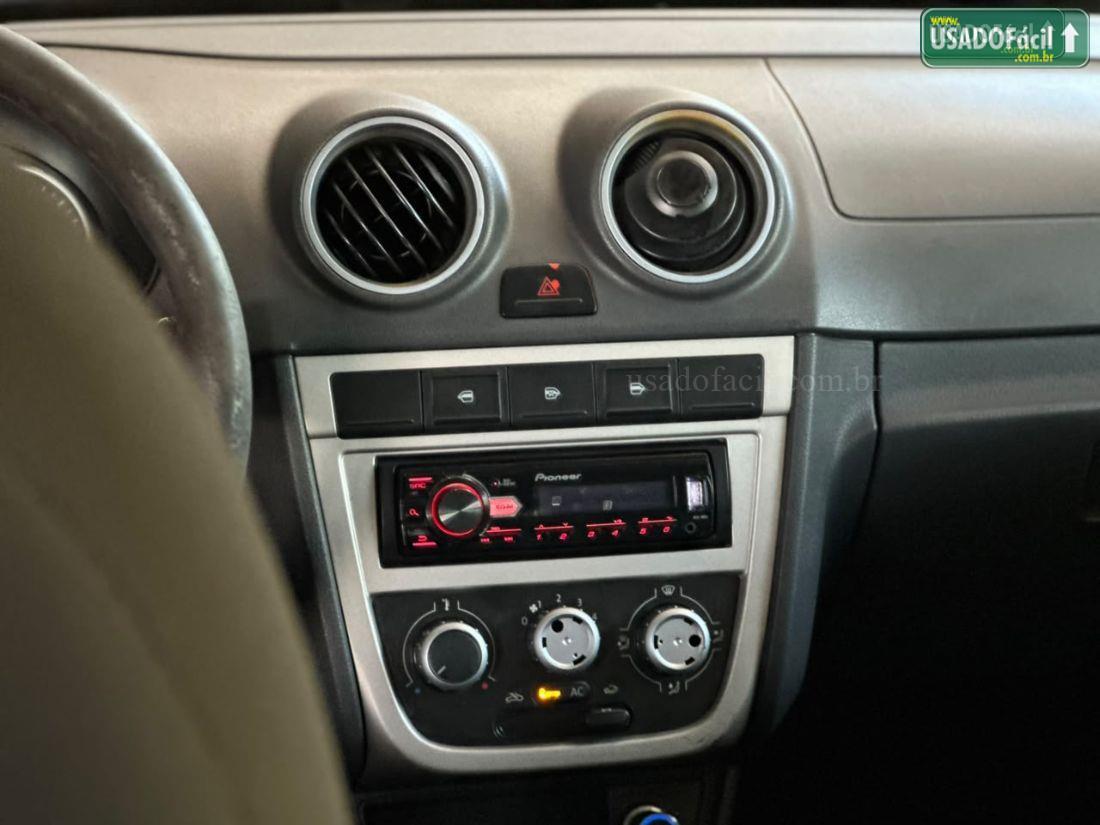 VOLKSWAGEN Voyage 1.6 Total Flex 2012/2013 — foto 8 de 14