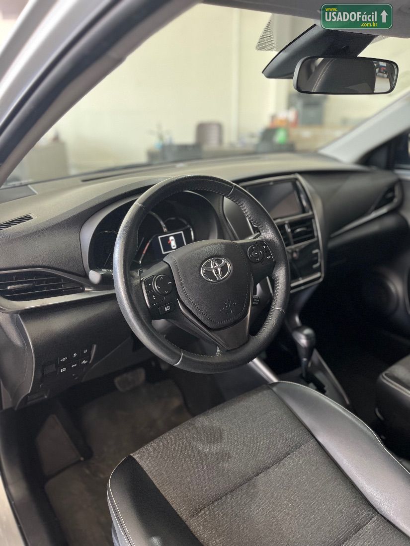 Toyota Yaris Sedan XS 1.5 Automático Flex 2022/2023 — foto 10 de 13