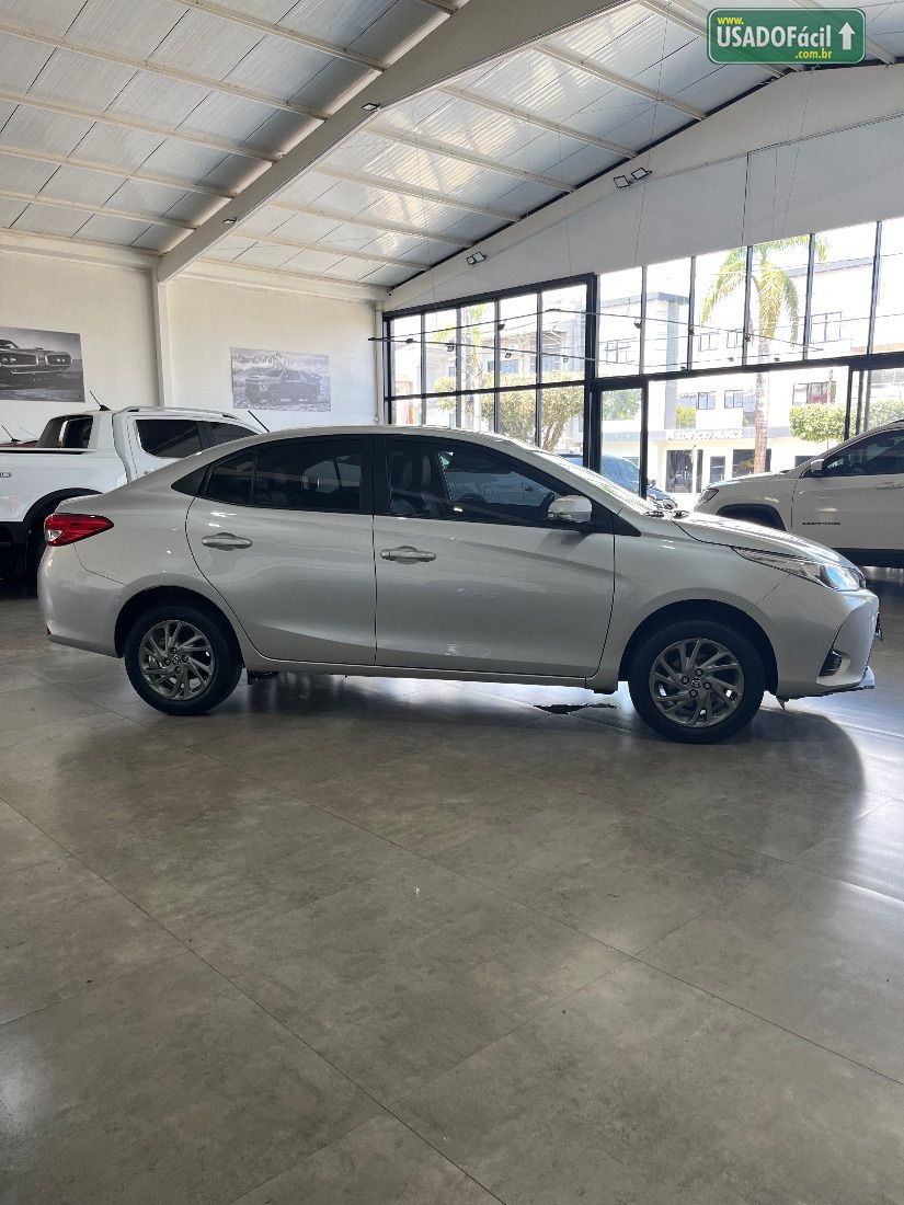 Toyota Yaris Sedan XS 1.5 Automático Flex 2022/2023 — foto 8 de 13