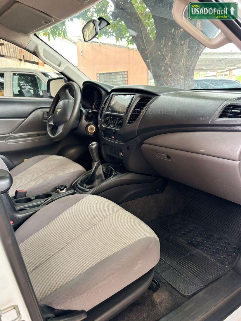 MITSUBISHI L200 Triton Outdoor GLX CD 2.4 4x4 Mecânico Diesel 2022/2023 — foto 8 de 10