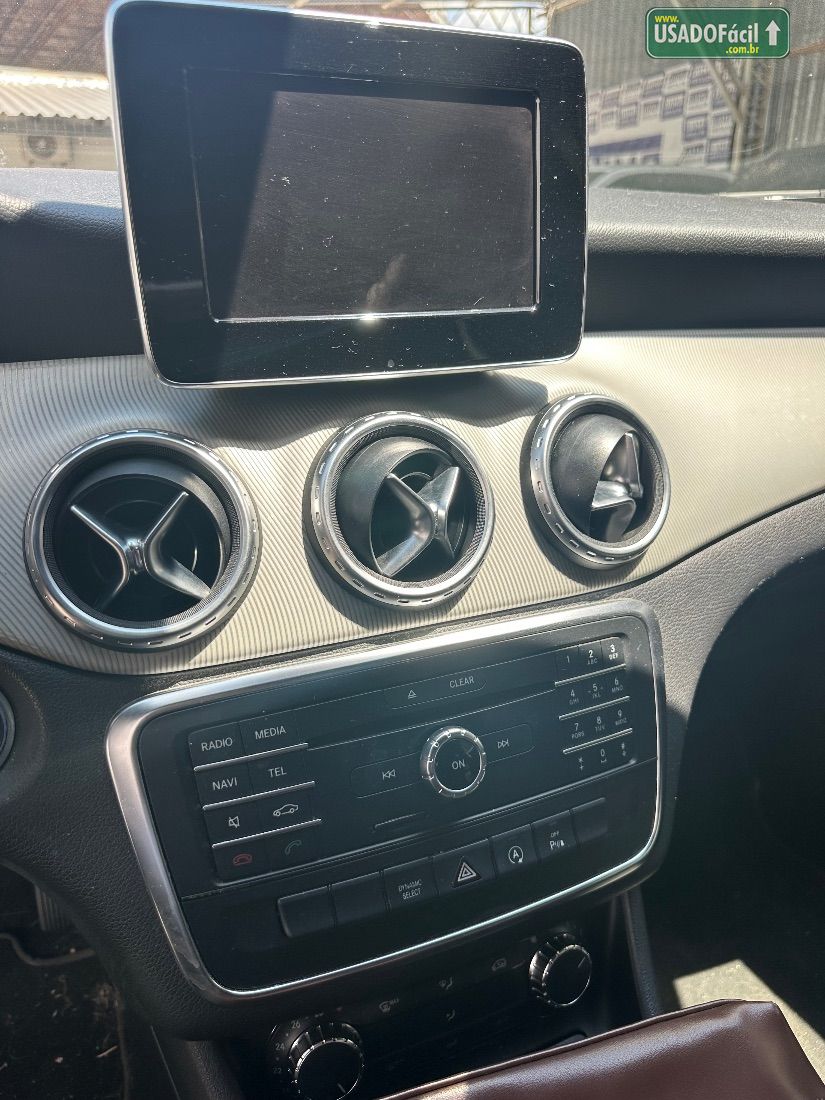 Mercedes-Benz GLA 200 Advance 1.6 Automático Flex 2016/2016 — foto 13 de 15