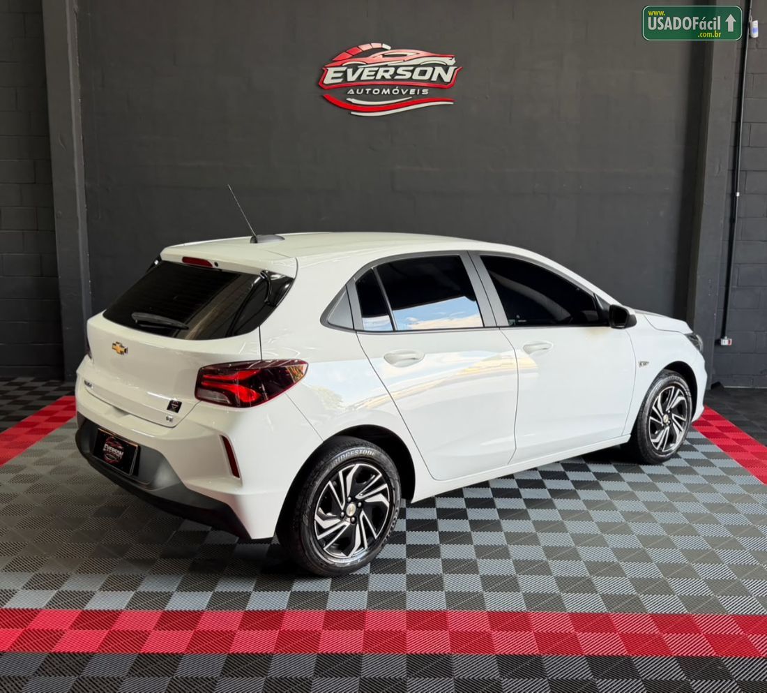 CHEVROLET/GM Onix Hatch 1.0 Mecânico Flex 2023/2024 — foto 7 de 15