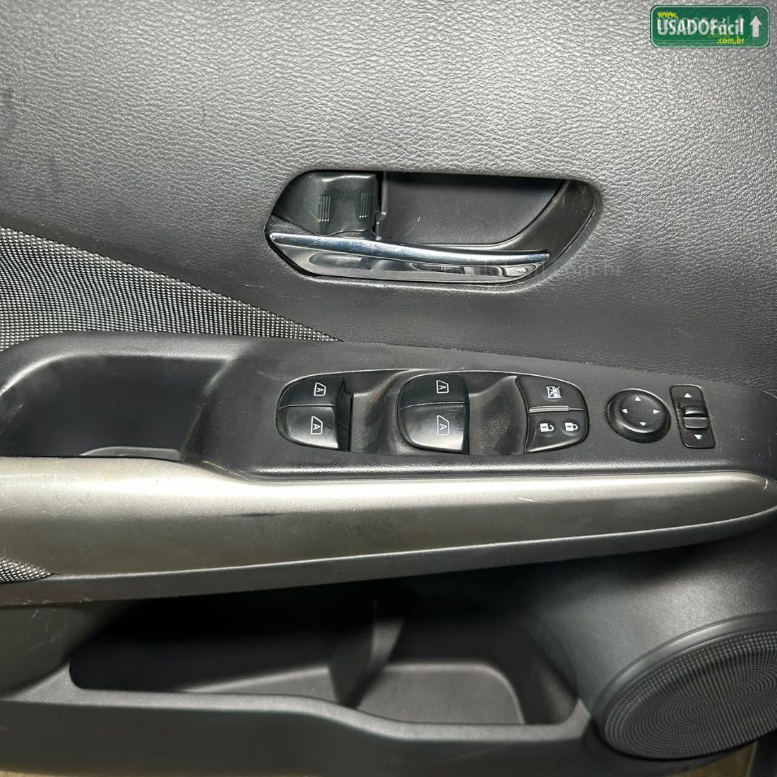 Nissan Kicks SV 1.6 Automático FlexStar 2017/2018 — foto 10 de 15
