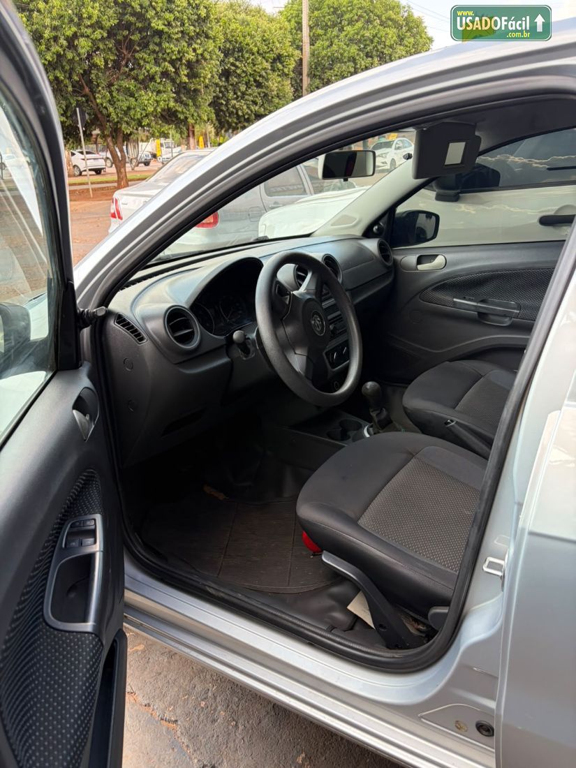 Volkswagen Voyage City 1.6 Mi Total Flex 2015/2015 — foto 8 de 8