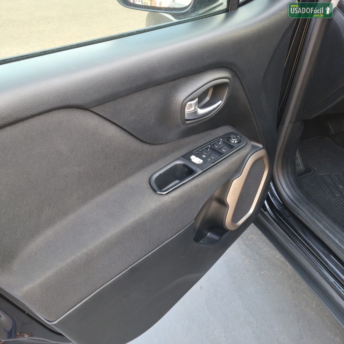 Jeep Renegade Sport 1.8 4x2 Automático Flex 2018/2018 — foto 15 de 16