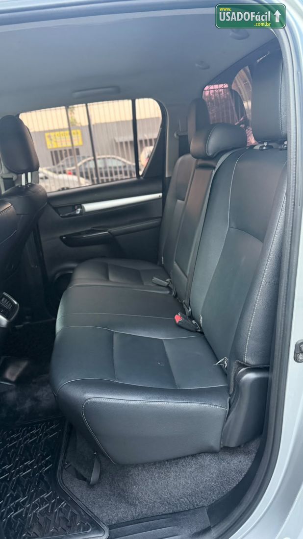 Toyota Hilux SRV CD 2.7 4x4 Automático Flex 2017/2018 — foto 14 de 15