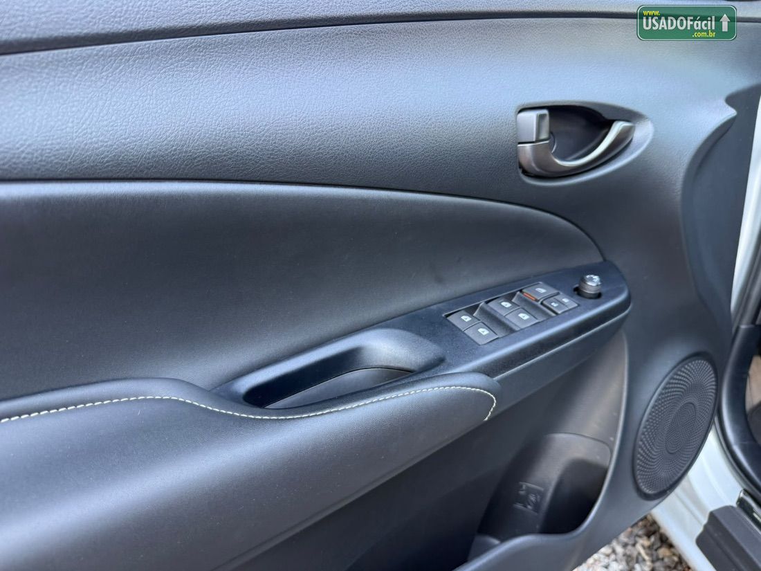 Toyota Yaris Sedan XS 1.5 Automático Flex 2022/2023 — foto 12 de 28