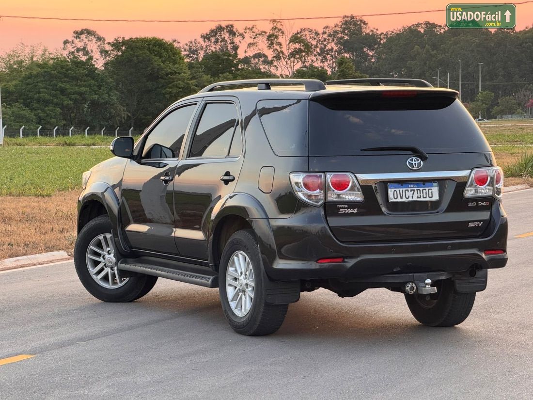 Toyota Hilux SW4 SRV D4-D 3.0 4x4 TDI Automático Diesel 2014/2014 — foto 2 de 11