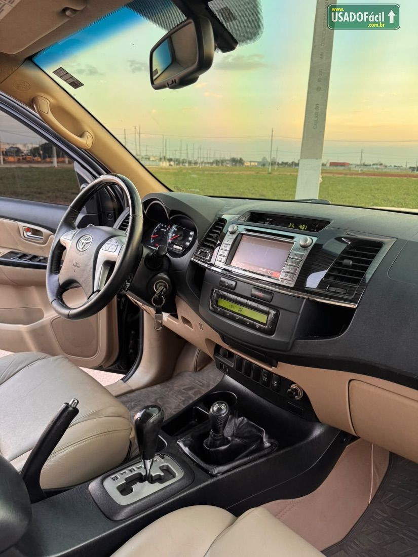 Toyota Hilux SW4 SRV D4-D 3.0 4x4 TDI Automático Diesel 2014/2014 — foto 8 de 11