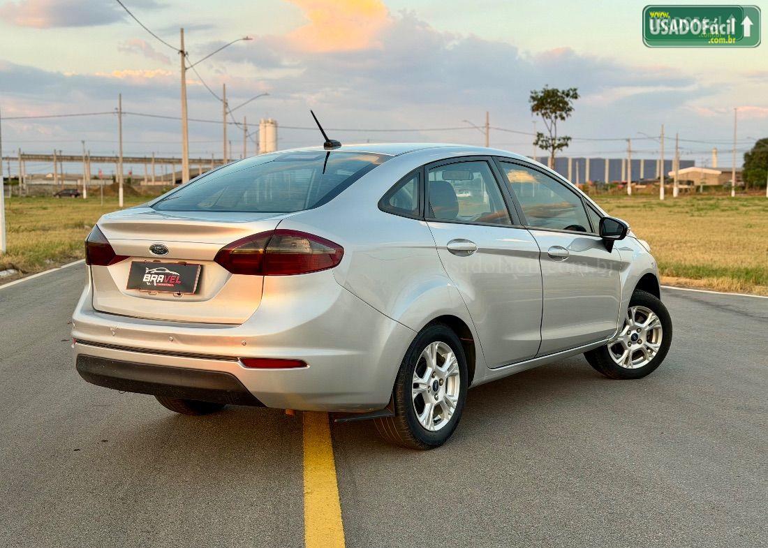 FORD Fiesta Sedan 1.6 Automático Flex 2013/2014 — foto 4 de 10